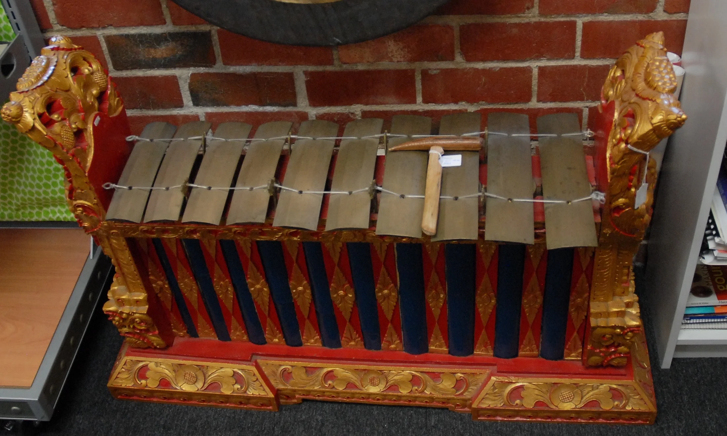 GANGSA 10 KEY LARGE (Gamelan) Gamelan Instruments Lark in the Morning