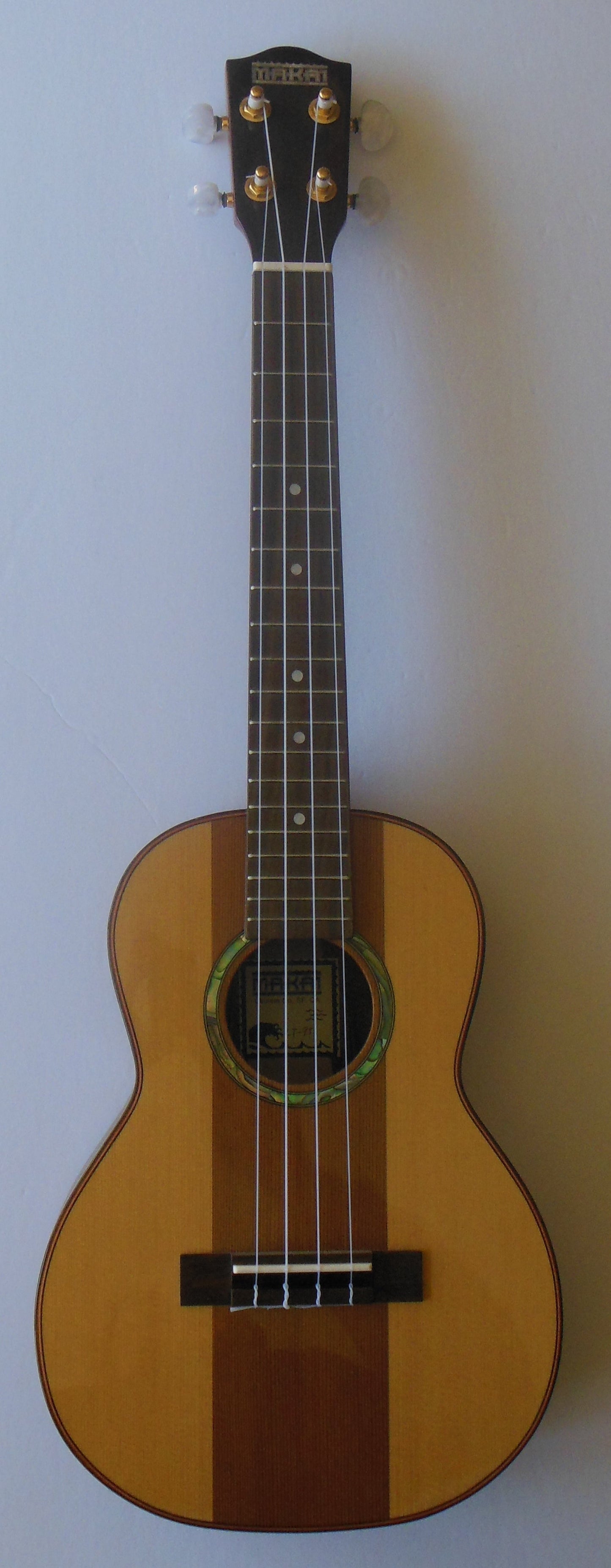 Makai LT-95 Solid Spruce/Cedar Rosewood/Maple Tenor Ukulele Ukulele Makai
