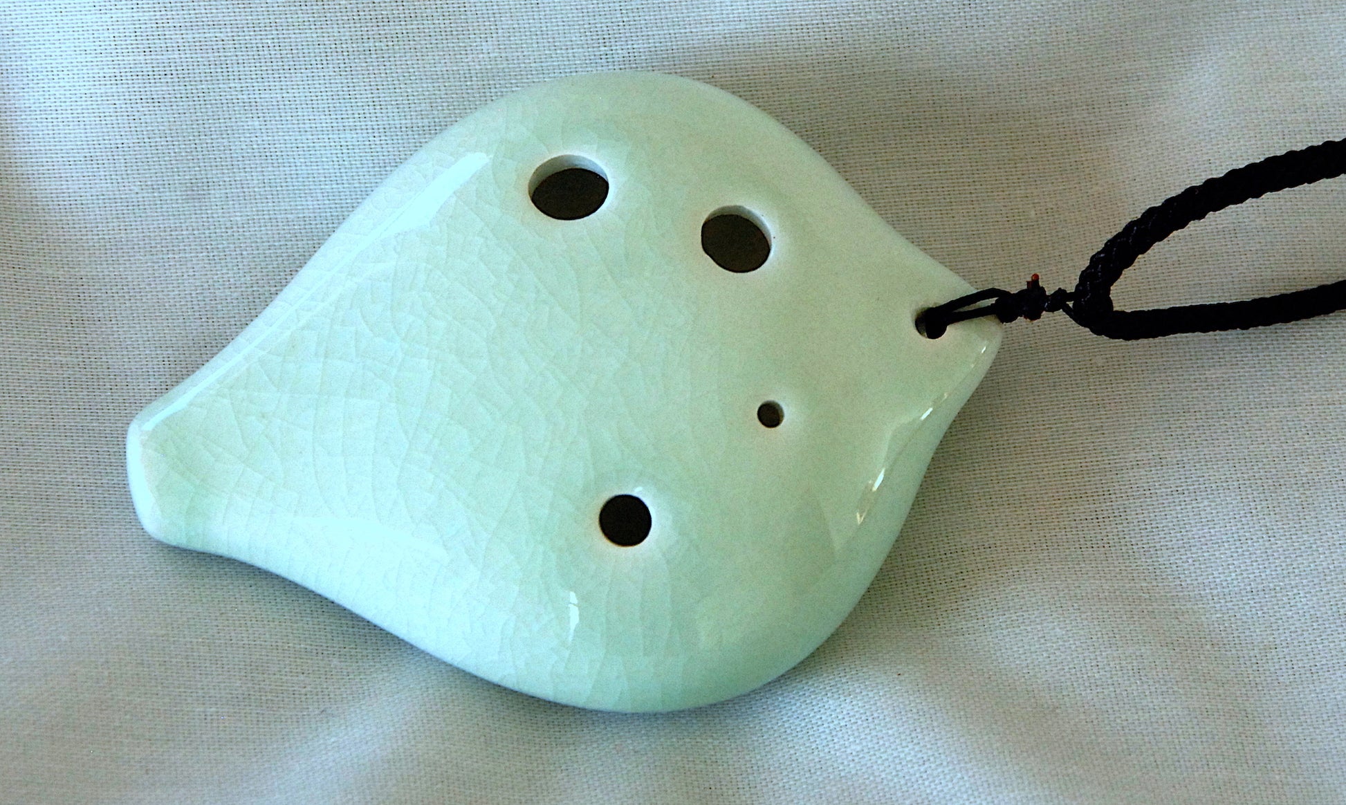 6-hole Ceramic Soprano Seedpod Ocarina in F Ocarinas Lark in the Morning Mint Green Crackle  